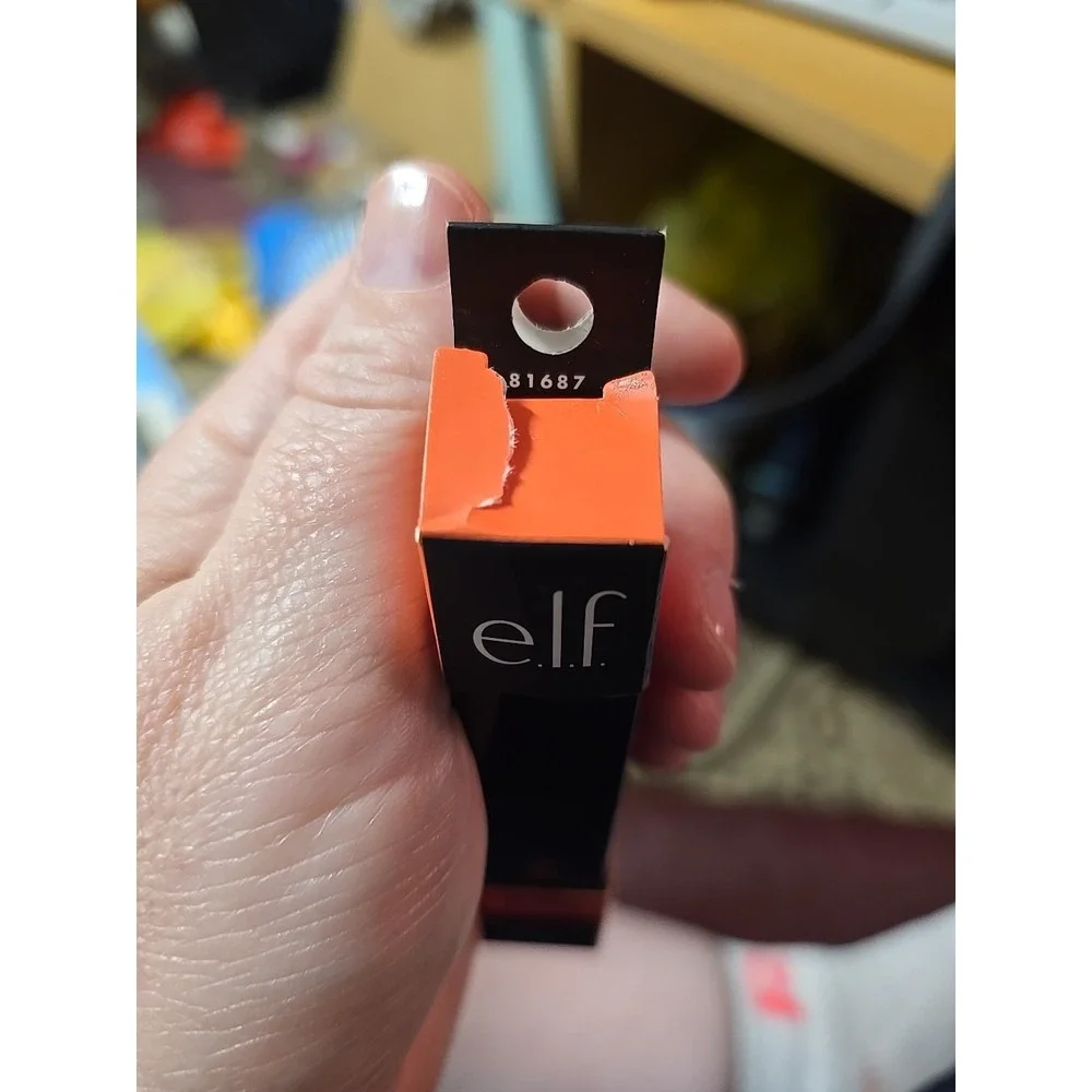 e.l.f Glossy Lip Stain In 81687 Coral Cutie 0.1 fl oz New In Box Has Slight Dam.